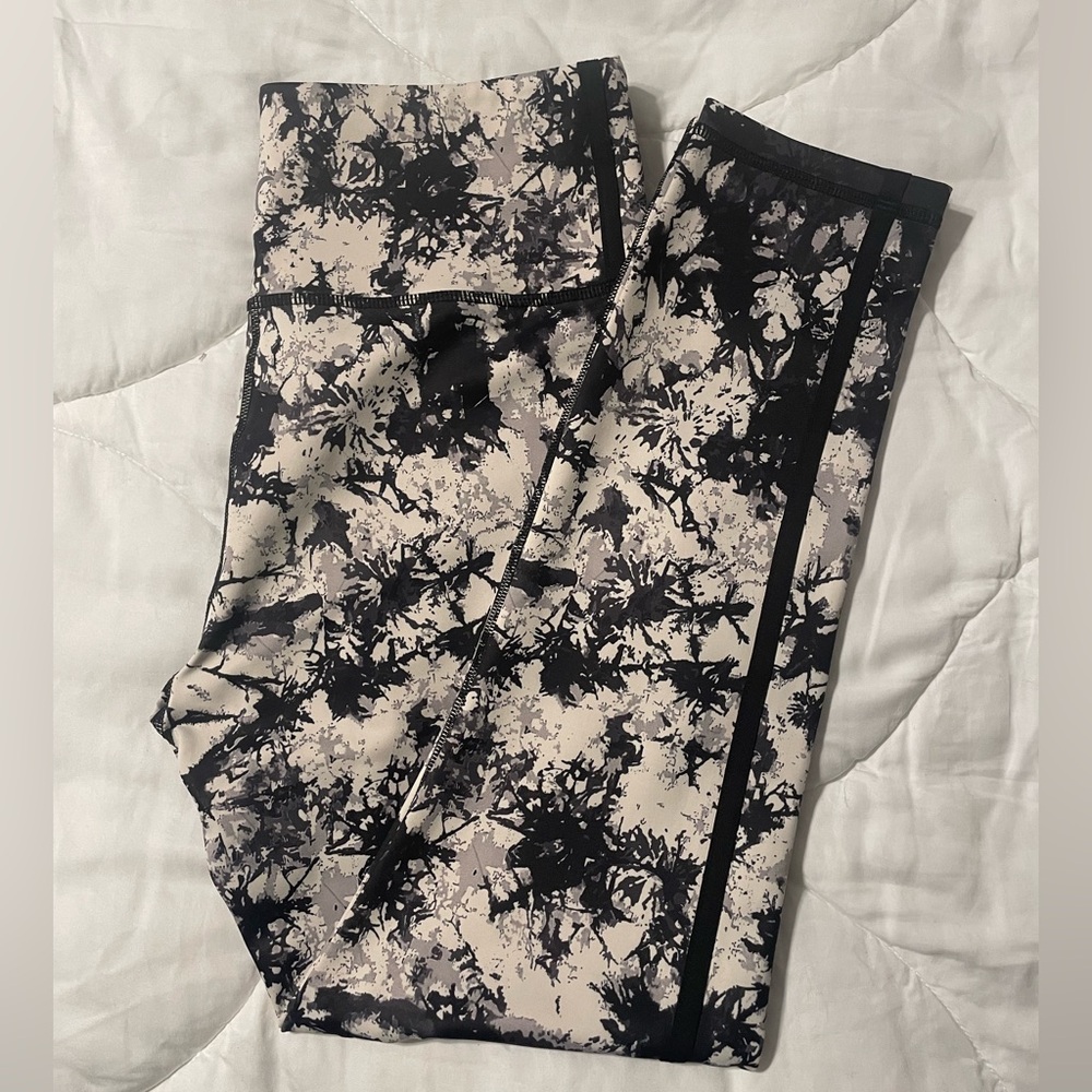 Zyia Bracken Piping Light n Tight Black and Cream Leggings Sz 8-10 - Picture 5 of 8